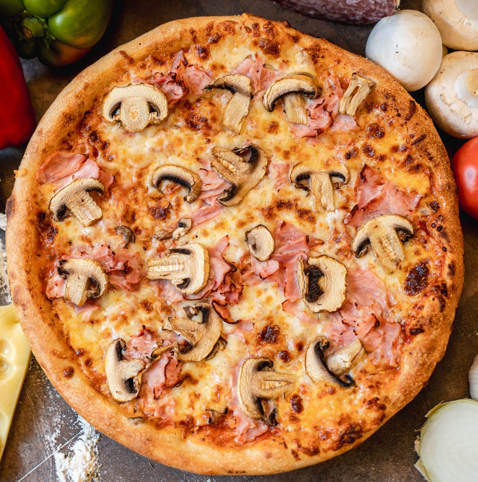  Pizza Prosciutto Funghi 