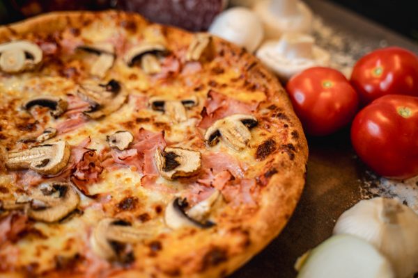 Pizza Prosciutto Funghi - imagine 2