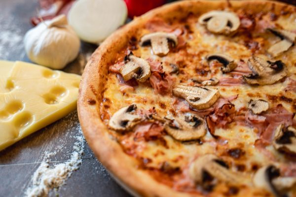 Pizza Prosciutto Funghi - imagine 5