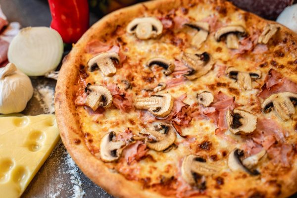 Pizza Prosciutto Funghi - imagine 4